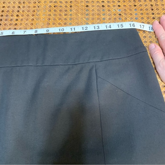 Banana Republic basic gray skirt , like new - Picture 9 of 13